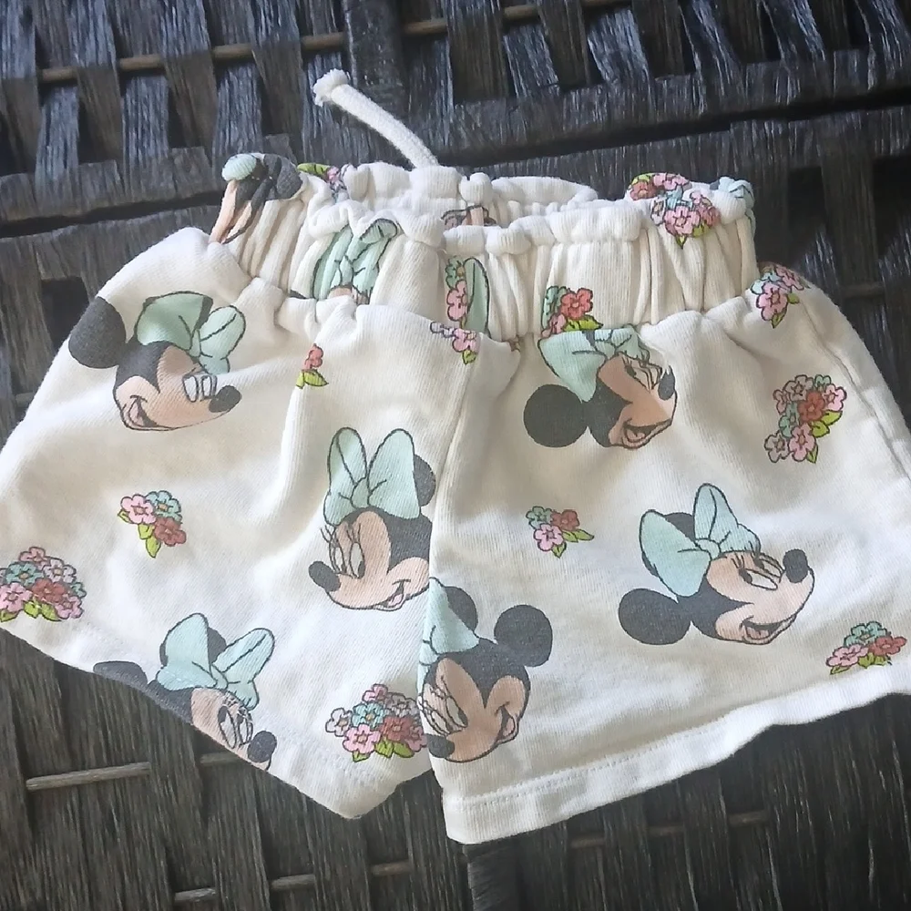 Zara Disney/Zara White Ruffled Top Minnie Mouse Shorts SZ 1 1/2 Years Girls